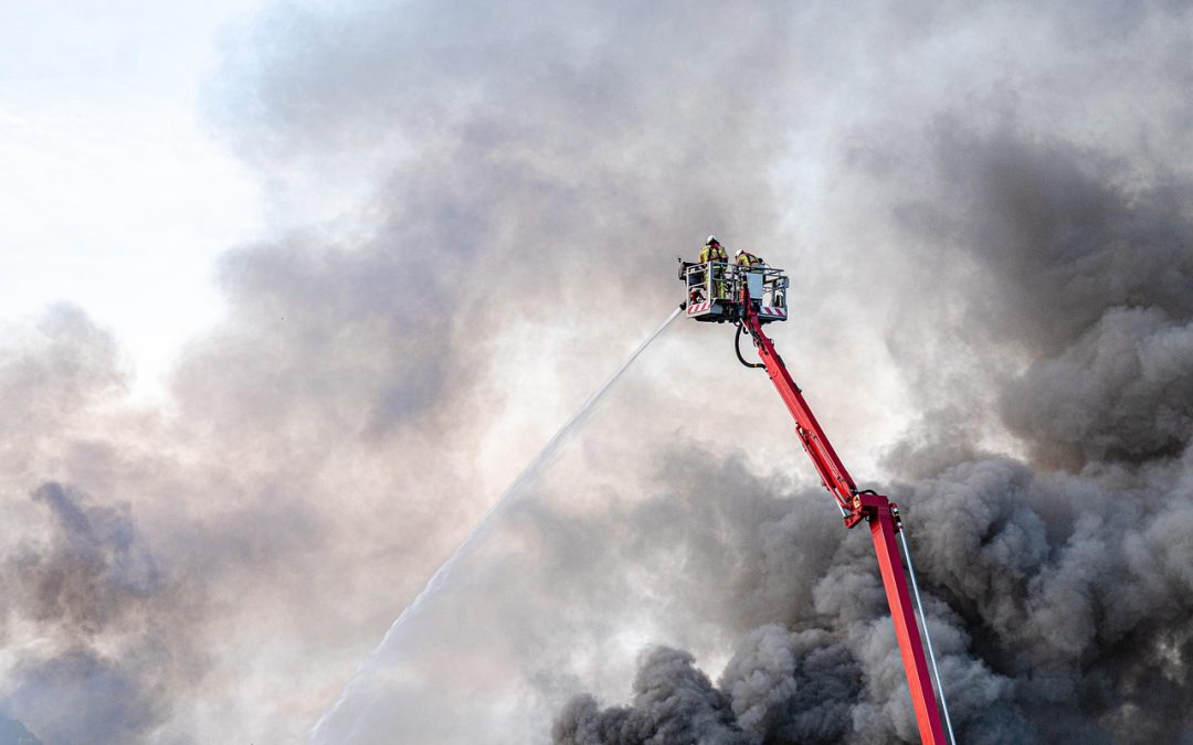 Dinas Damkar Barito Utara Bantu Kecelakaan di Alun-Alun