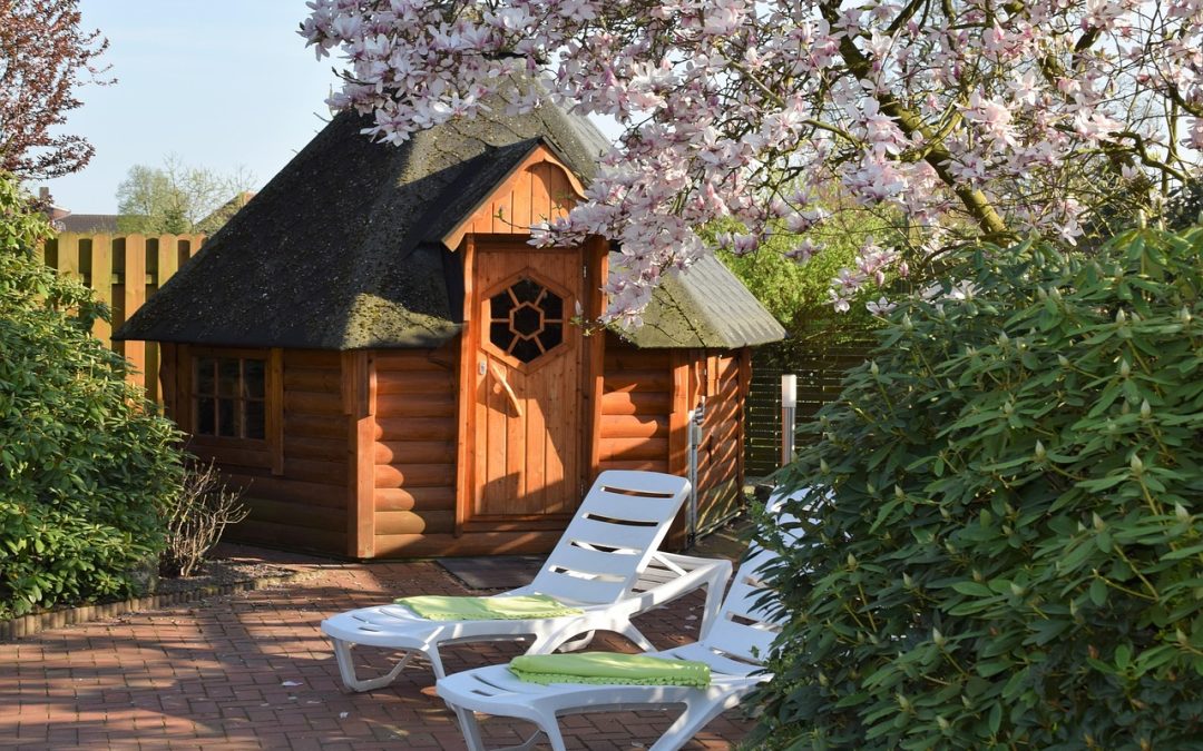 Dinas Damkar Barito Utara Bersihkan Material Longsor Di Jembatan